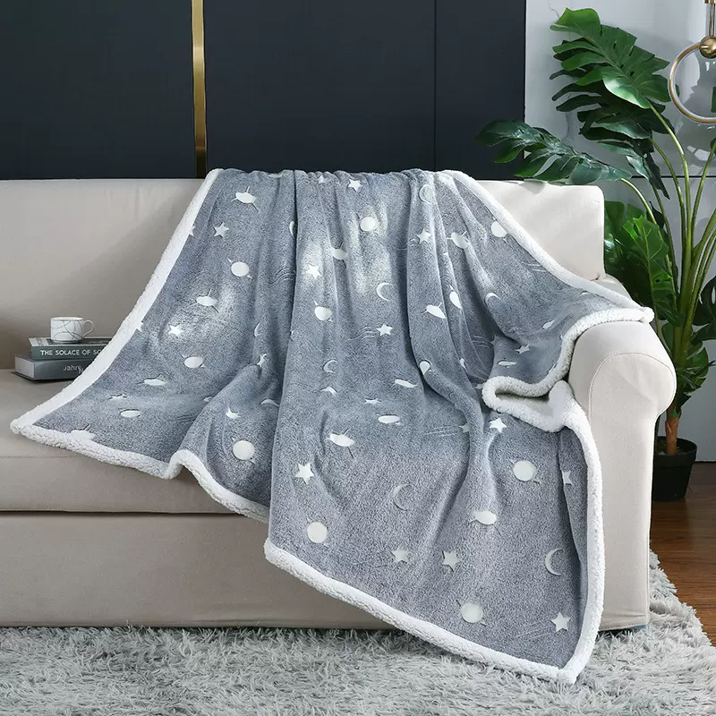 夜光胶印珊瑚绒毯相框边办公室午睡盖毯保暖披肩沙发毯