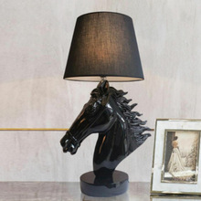 北欧树脂创意马头台灯现代客厅厅家居样板房桌面装饰电镀动物头灯