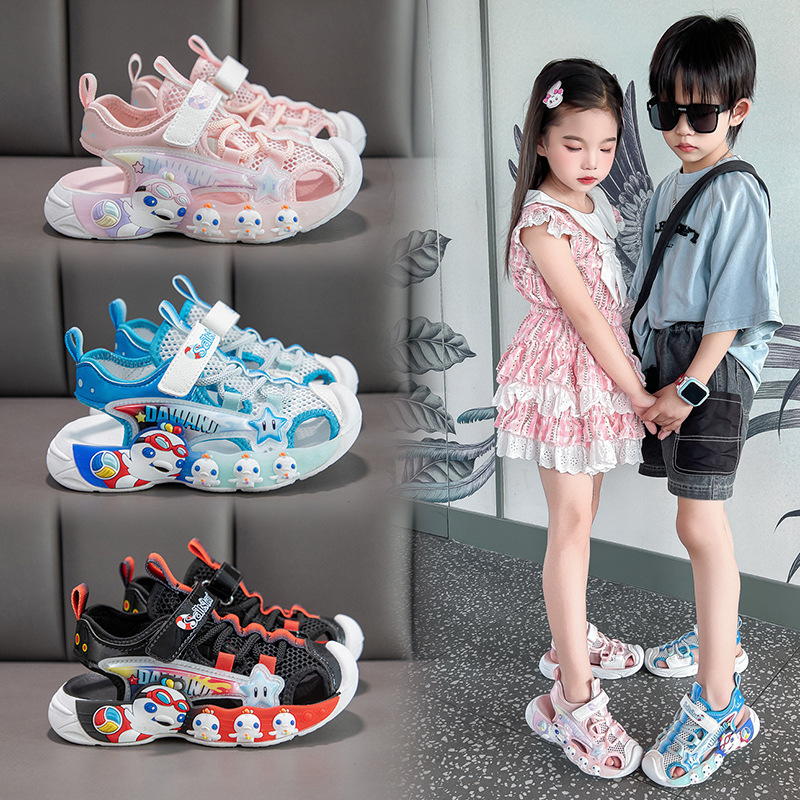 Niñas sandalias de verano 2026 nuevos niños pequeños y medianos dibujos animados zapatos infantis de suela suave zapatos de playa casuales para niños zapatos individuales image 1