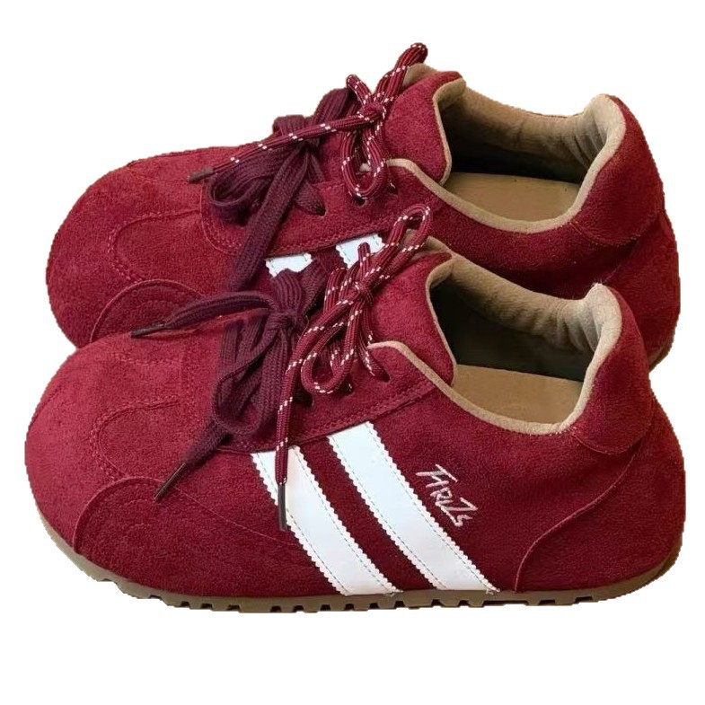 2026 verano nuevo estilo de zapatos de entrenamiento de estilo británico estilo coreano de moda aumentó la altura de los zapatos deportivos de mujer de cordones casuales