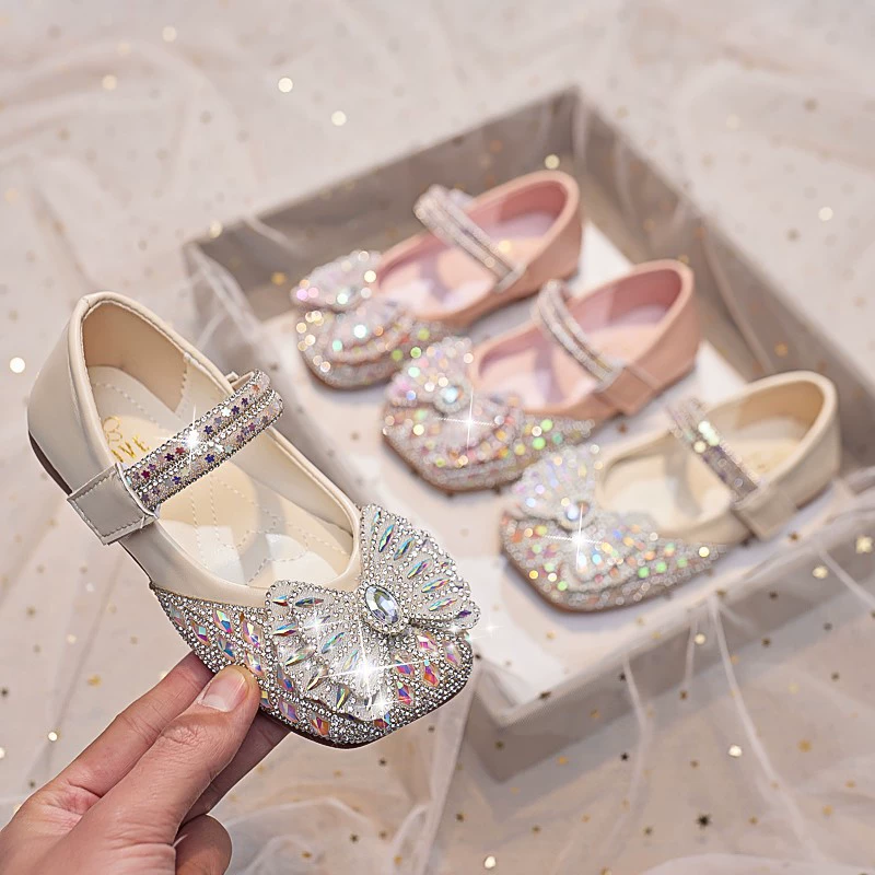 Обувь принцессы для девочек 2025 новый весенний и осенний обувь для девочек детская мягкая подошва с водяными стразами кожаные туфли для девочек хрустальные туфли