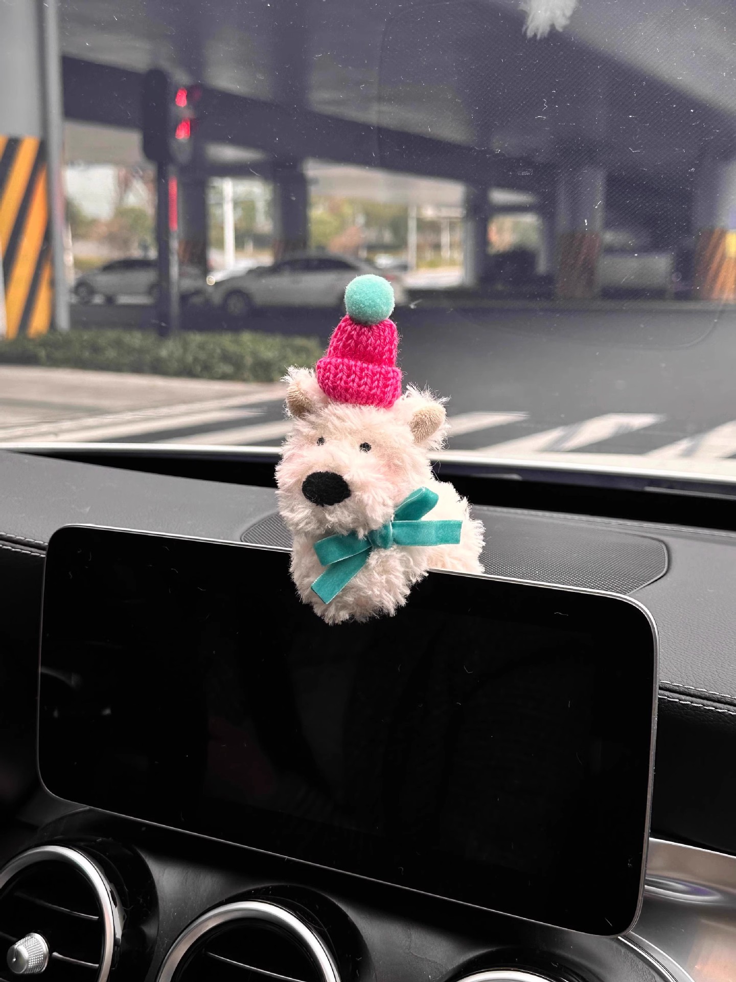 West Highland Car Screen Ornament, Doodle-Style Puppy Car Dashboard Screen Decoration, Car Interior Accessory, Christmas Gift