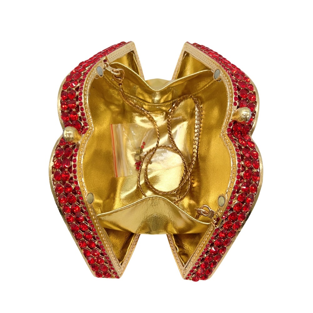 * Nuevos labios rojos transfronterizos bolsas de cena de diamantes hechas a mano metal hueco lleno de diamantes bolsas de banquete de mano de mujer