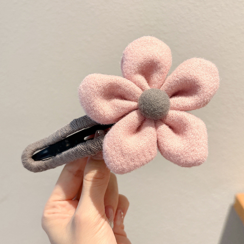 Pinzas para el pelo con forma de moño de felpa para otoño e invierno para mujer, pinzas versátiles tipo pico de pato para cabello grueso, lindas horquillas con forma de oso, accesorios para el cabello.