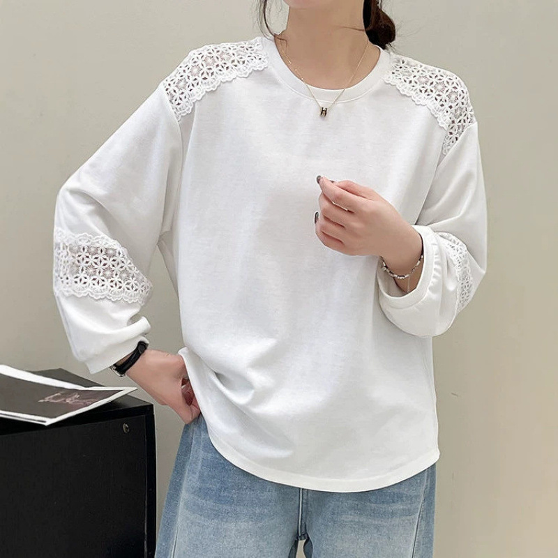 Spring and summer casual pure cotton T-shirt with three-quarter sleeves, loose fit, versatile, hollow-out design, early spring lace, petite size with lace trim Spring and summer casual pure cotton T-shirt with three-quarter sleeves, loose fit, versatile, hollow-out design, early spring lace, petite size with lace trim