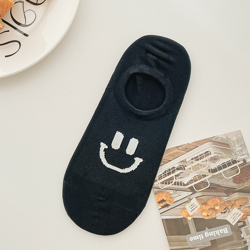 Calcetines de barco sonrientes para mujeres de verano delgadas no caen calcetines de tacones absorbentes de sudor antiolor calcetines invisibles de algodón Zhuhai al por mayor