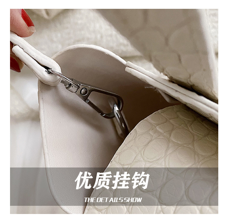 Fashion Small Bag Female New Fashion Messenger Bag Wholesale display picture 20