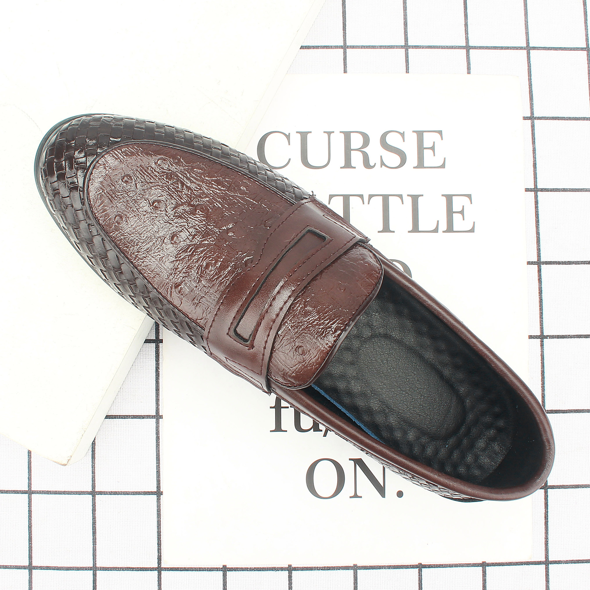 �¿���ʿ���ж���Ь��������Ьһ�ŵ��׽ŵ�Ьʱ�аٴ���Ь��291