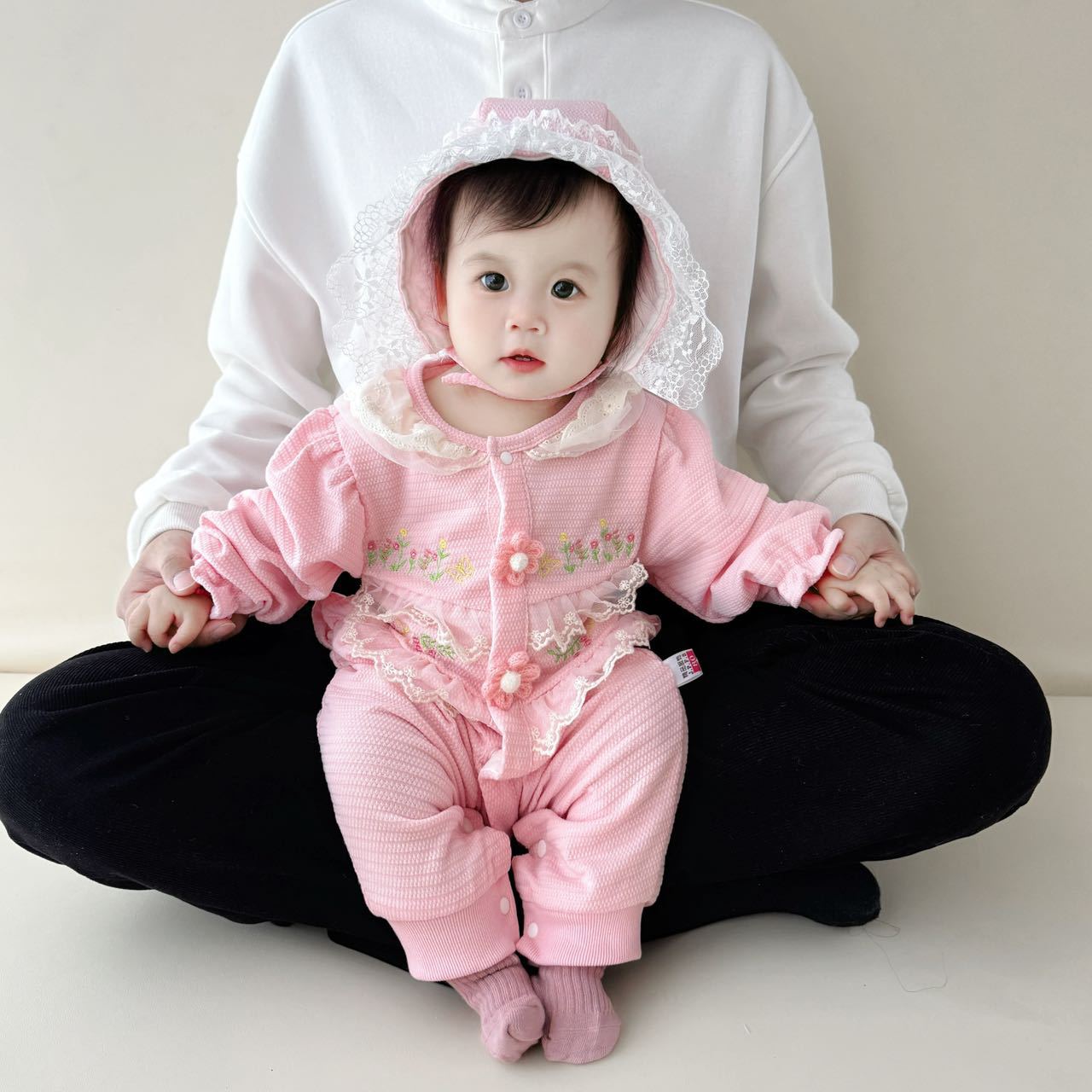 Primavera y otoño versión coreana de estilo princesa infantil, estilo occidental, mameluco de una pieza con capucha, vestido de cien días de luna llena para niñas