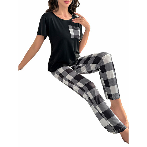 European and American-style women's plaid loungewear pajama two-piece set with pockets—casual, comfortable, wearable outdoors, and made of a thin material.