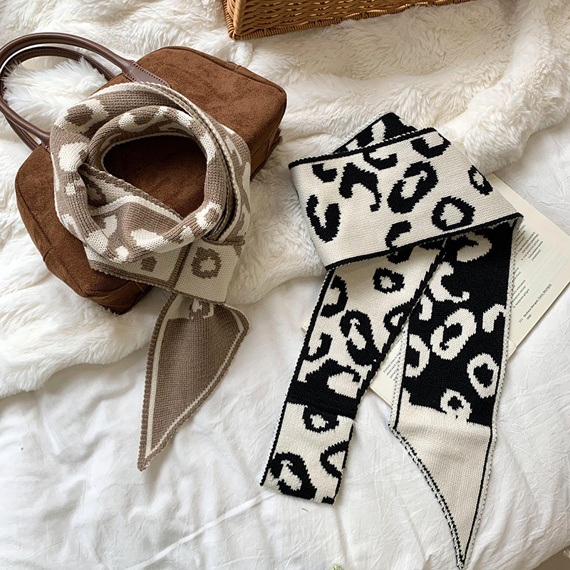 Bufandas de invierno para mujeres nuevas rayas clásicas en blanco y negro versátiles coreanas de decoración de cuello perezoso temperamento bufandas de cuello