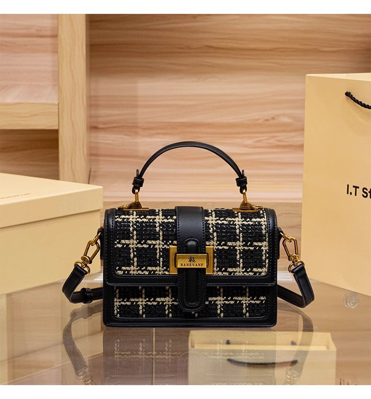 Túi xách tay da thật Hồng Kông dáng vuông nhỏ cổ điển, đeo chéo một vai đi làm phong cách Chanel — Màu đen chi tiết 6