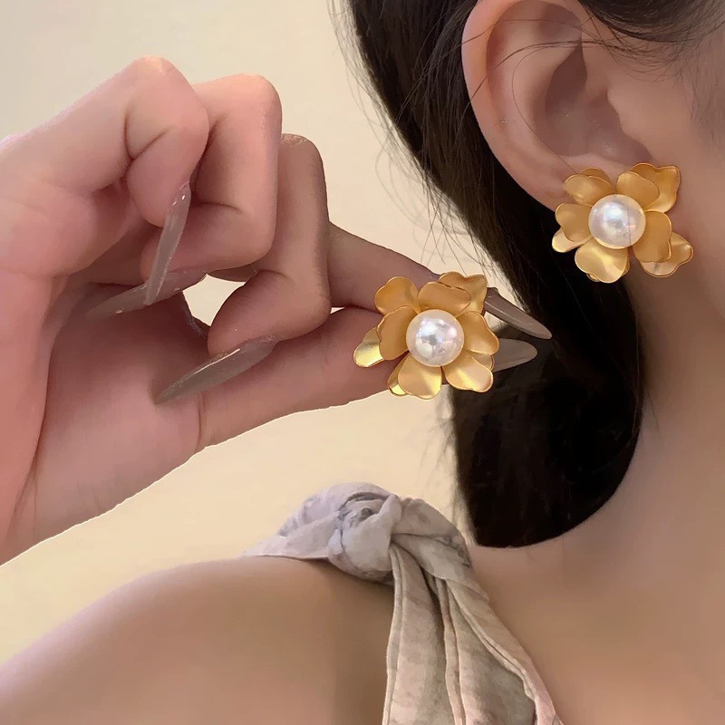 Pendientes de metal de alta gama, diseño minimalista y moderno, para mujer 2024, suministro al por mayor