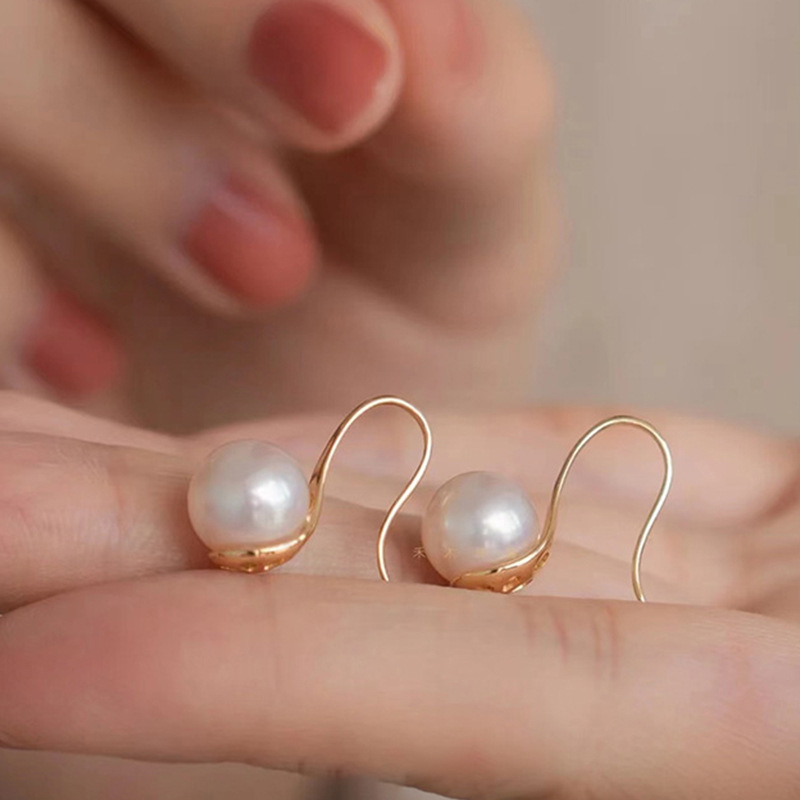TikTok Same Style [High Heels] Strong Light Pearl Earrings Female Temperament Niche Design High-grade Copper Gold Plated Earrings