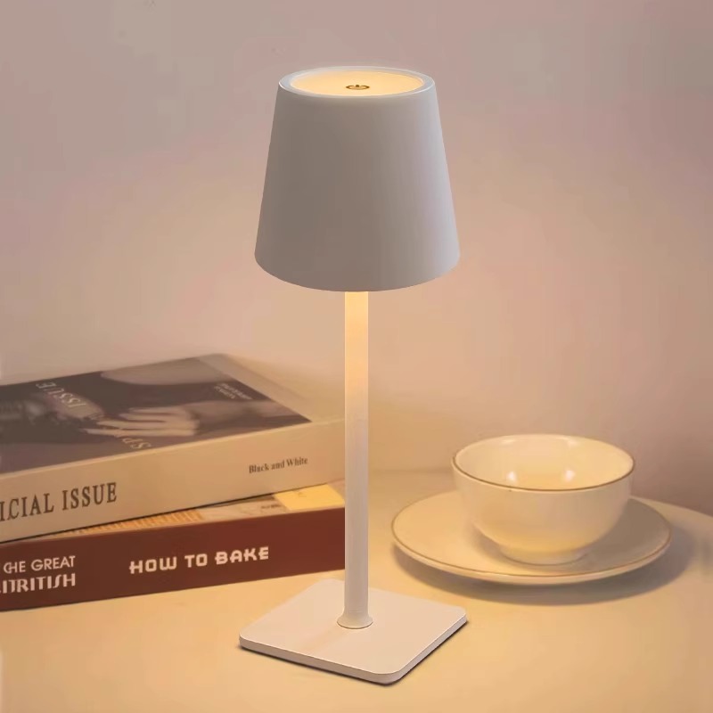 Creativo simple tacto recarga bar lámpara de noche restaurante lámpara de escritorio café al aire libre pie alto USB luz de atmósfera