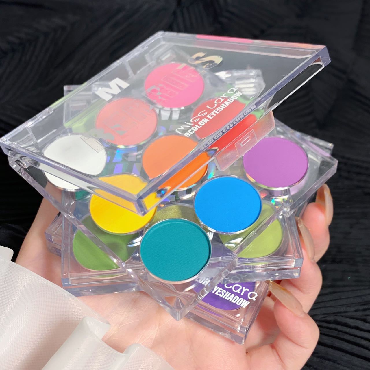 Miss lara's nine-color eyeshadow is naturally not prone to pearlescent smudging, with a matte macaron transparent box eyeshadow palette Specification drawing