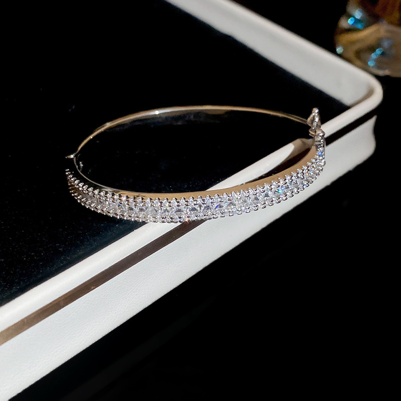 Pulsera con hebilla rectangular de circón, personalidad femenina, pulsera de temperamento de viento simple y frío, joyería de sentido avanzado de nicho al por mayor