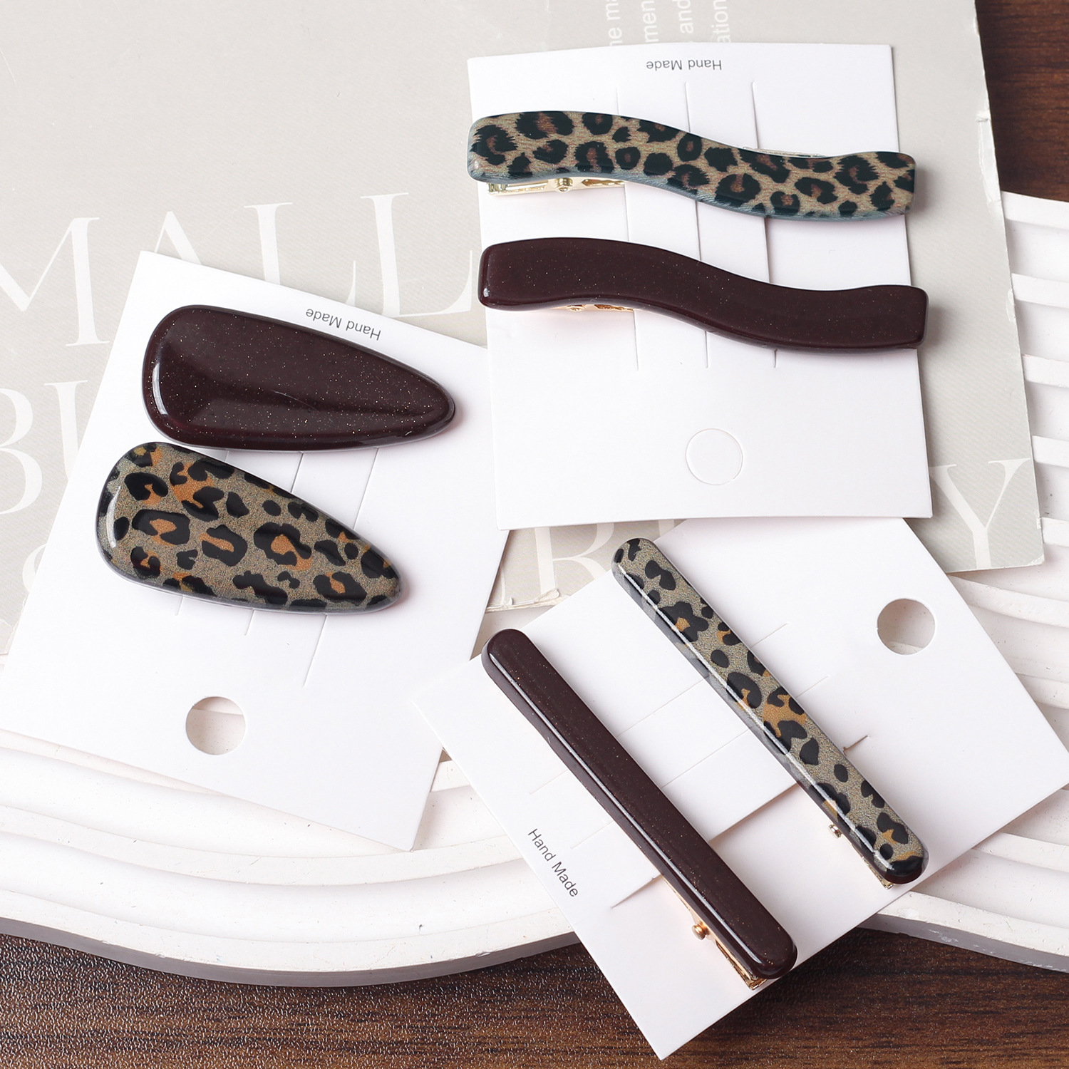Pinza para el cabello con estampado de leopardo de metal retro color café textura horquilla de alta calidad estilo maduro clip de pico de pato dulce y picante flequillo lateral