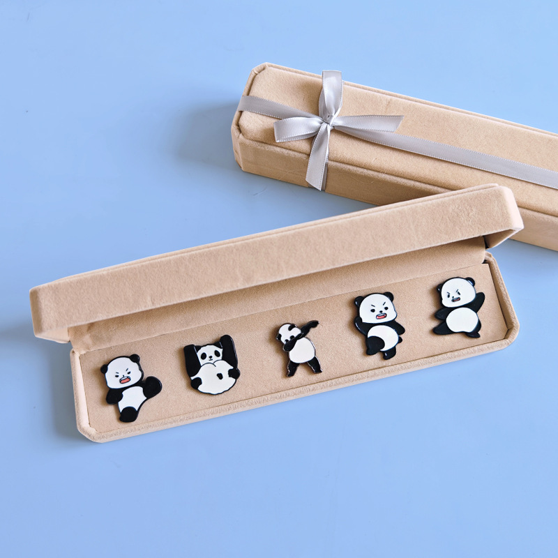 [쿵푸팬더 브로치 5개 선물상자] + 선물가방