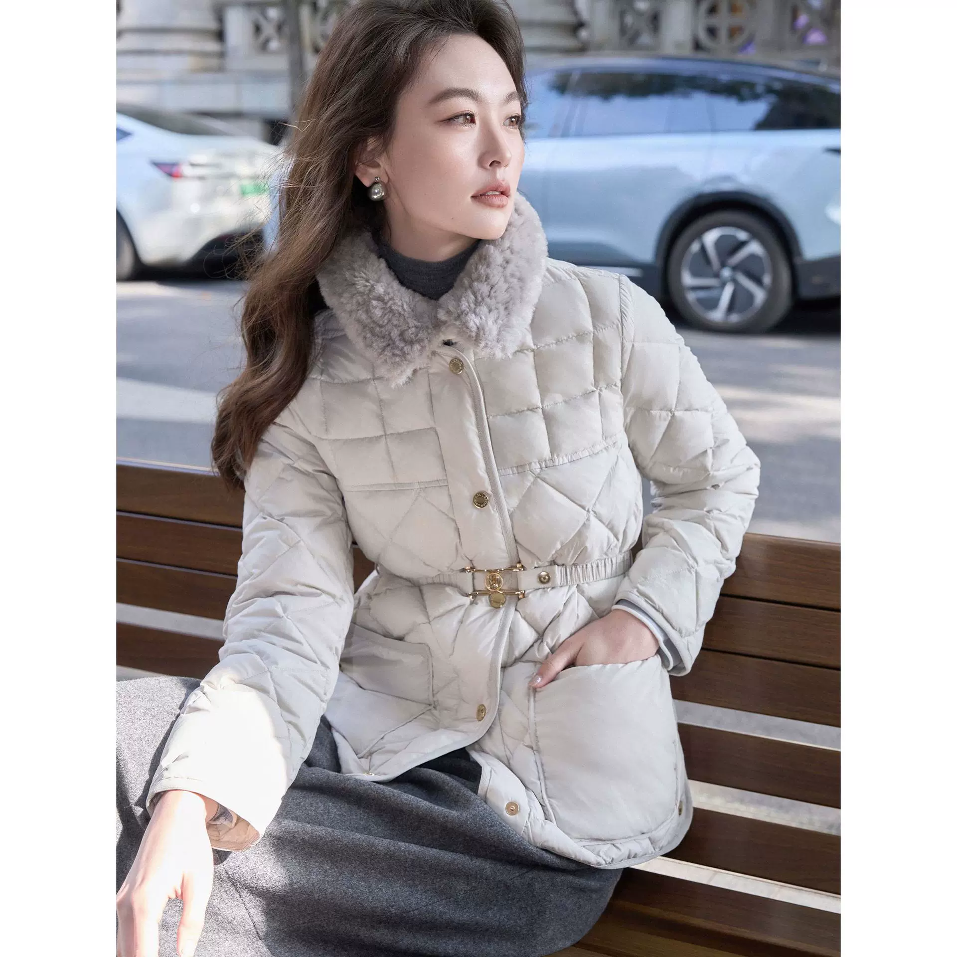 荣太M家90白鹅绒金属马鞍腰带羽绒服女2025秋冬菱格时髦夹克外套