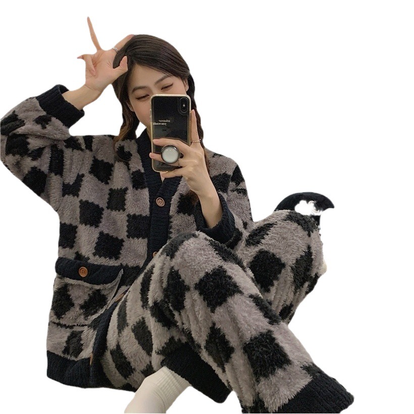 En stock transmisión en vivo con cantidad puede hablar de volumen de ejecución popular terciopelo engrosado estilo Chanel invierno cardigan engrosado pijamas traje de mujer