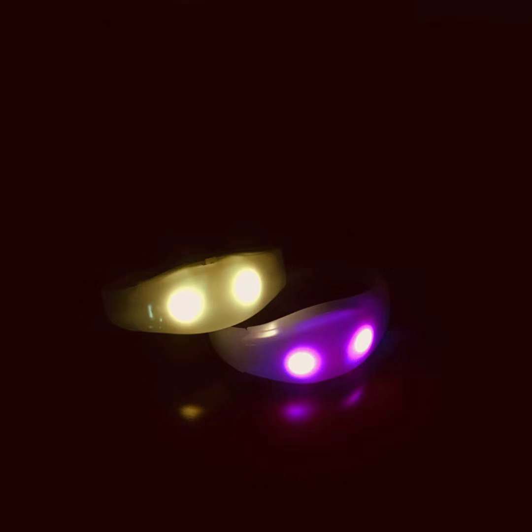 Pulsera LED Exclusiva Transfronteriza con Activación por Sonido, Pulsera Grande de ABS con Luz Brillante, Pulsera con Botón de Activación, Pulsera LED Brillante