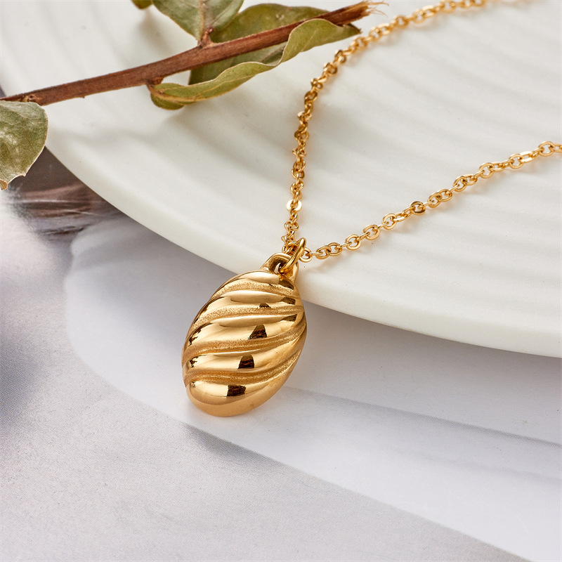 New Style Oval Horn Bread Pendant Necklace Stainless Steel Sweater Chain display picture 2