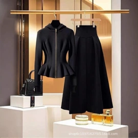 连衣裙;女式衬衫;时尚休闲套装