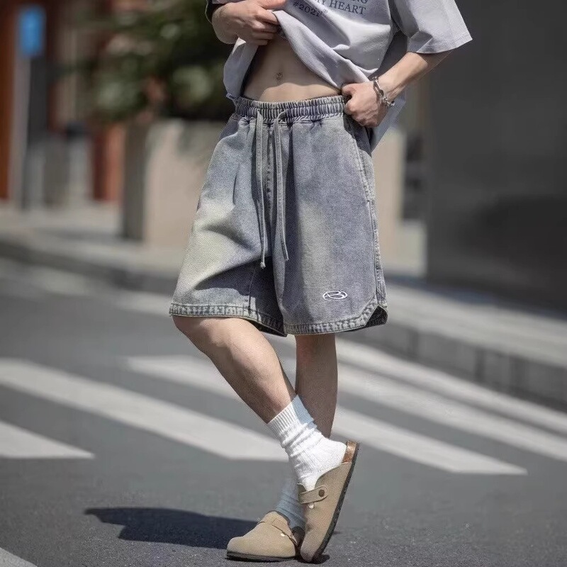 American retro washed denim shorts, summer high street trendy casual loose-fitting men's shorts with embroidery and breathability American retro washed denim shorts, summer high street trendy casual loose-fitting men's shorts with embroidery and breathability