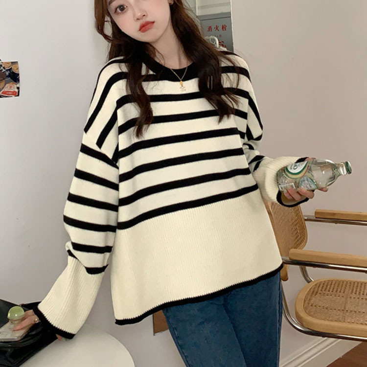 Autumn and Winter New Loose Lazy Style Fashionable Casual Round Neck Pullover Knitwear for Women Korean Style Stripesd Splicing Knitwear for Women