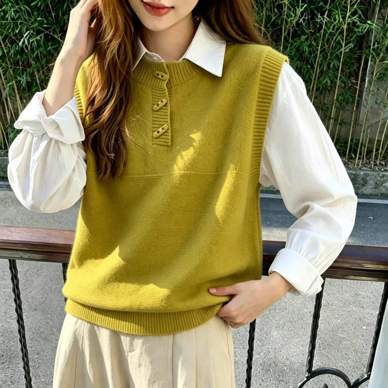 Korean-style sweet round-neck knitted sweater vest for women, 2026 autumn and winter new layered cardigan vest outerwear Korean-style sweet round-neck knitted sweater vest for women, 2026 autumn and winter new layered cardigan vest outerwear