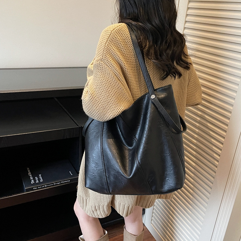 Light Luxury Niche Women's Large-Capacity Tote Bag, Vintage Versatile Commuter Simple Korean Handbag, Shoulder Bag, Underarm Bag Light Luxury Niche Women's Large-Capacity Tote Bag, Vintage Versatile Commuter Simple Korean Handbag, Shoulder Bag, Underarm Bag