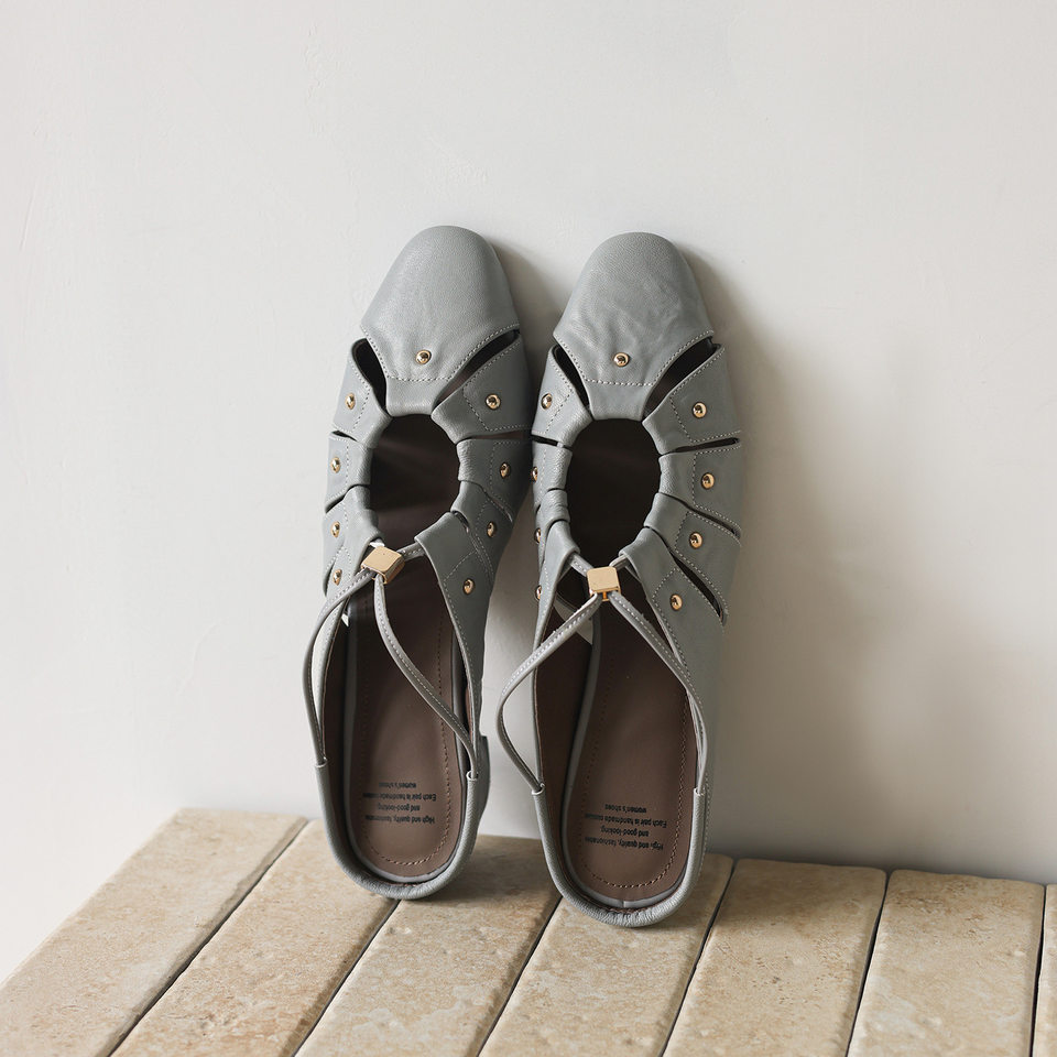 Sandal cao gót nữ mũi nhọn hở mũi, gót 5.5 cm, phong cách vintage đinh tán rỗng — Xám xanh