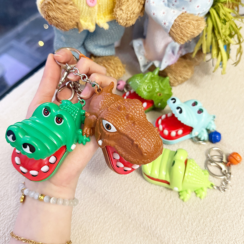 Fun Bite Hand Crocodile Trick Game Keychain Children Innovative Toy Bag Game Toy Small Gift Wholesale