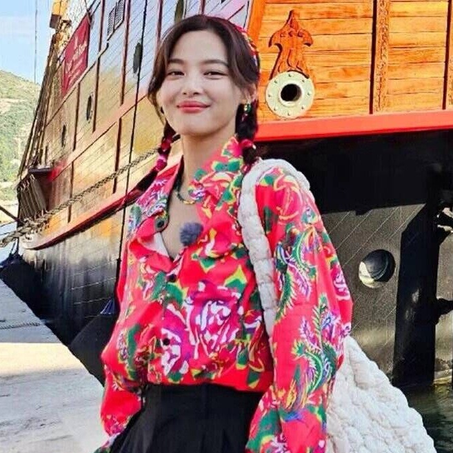 Design Sense Chinese Style Aesthetic Beach Style Flower Shirt Long Sleeve Jacket Sunscreen Clothes Spring and Summer Men's and Women's Northeast Big Flower