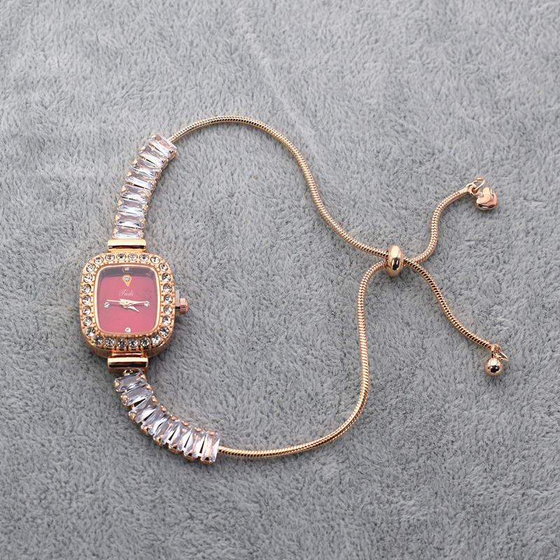 Fashion Women's Quartz Watch Rhinestone Women's Watch Small Dial Slim Bracelet Free Adjustment Jewelry Quartz Watch in stock