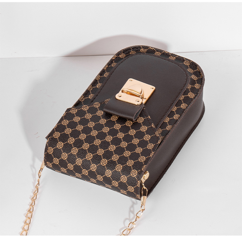 Women's Small Pu Leather Color Block Fashion Square Lock Clasp Crossbody Bag Chain Bag display picture 3