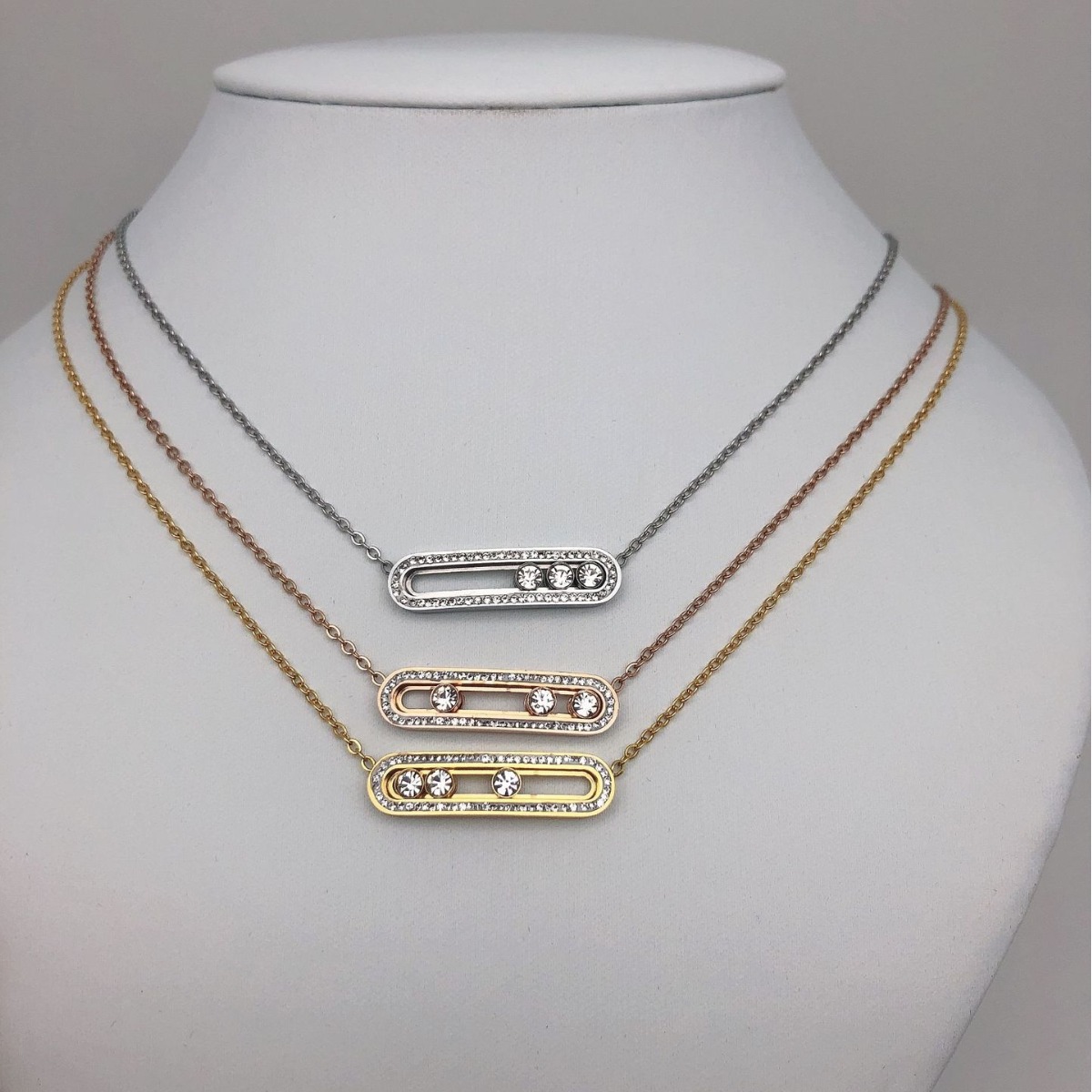 Titanium steel three diamond removable necklace pendant balance wood color silver gold mud diamond jewelry European and American fashion jewelry