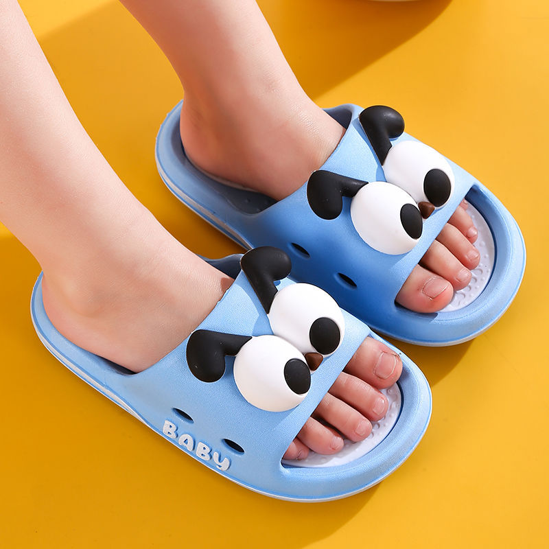 Zapatillas frías para niños de verano, niños y niñas pisando la sensación de excremento para bebés antideslizantes de fondo suave baño interior para padres e hijos, niños pequeños y medianos