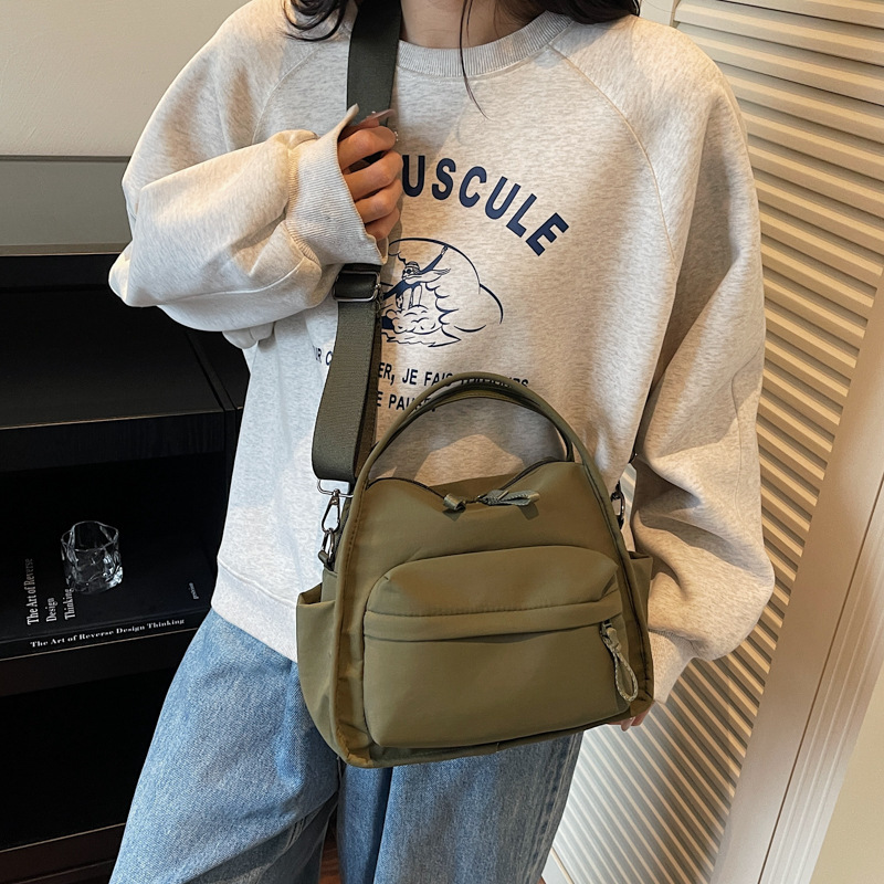 New Casual Fashion Single Shoulder Bag Versatile Commuter Nylon Crossbody Bag Lightweight Handbag Hot-Selling Women's Trendy Bag New Casual Fashion Single Shoulder Bag Versatile Commuter Nylon Crossbody Bag Lightweight Handbag Hot-Selling Women's Trendy Bag