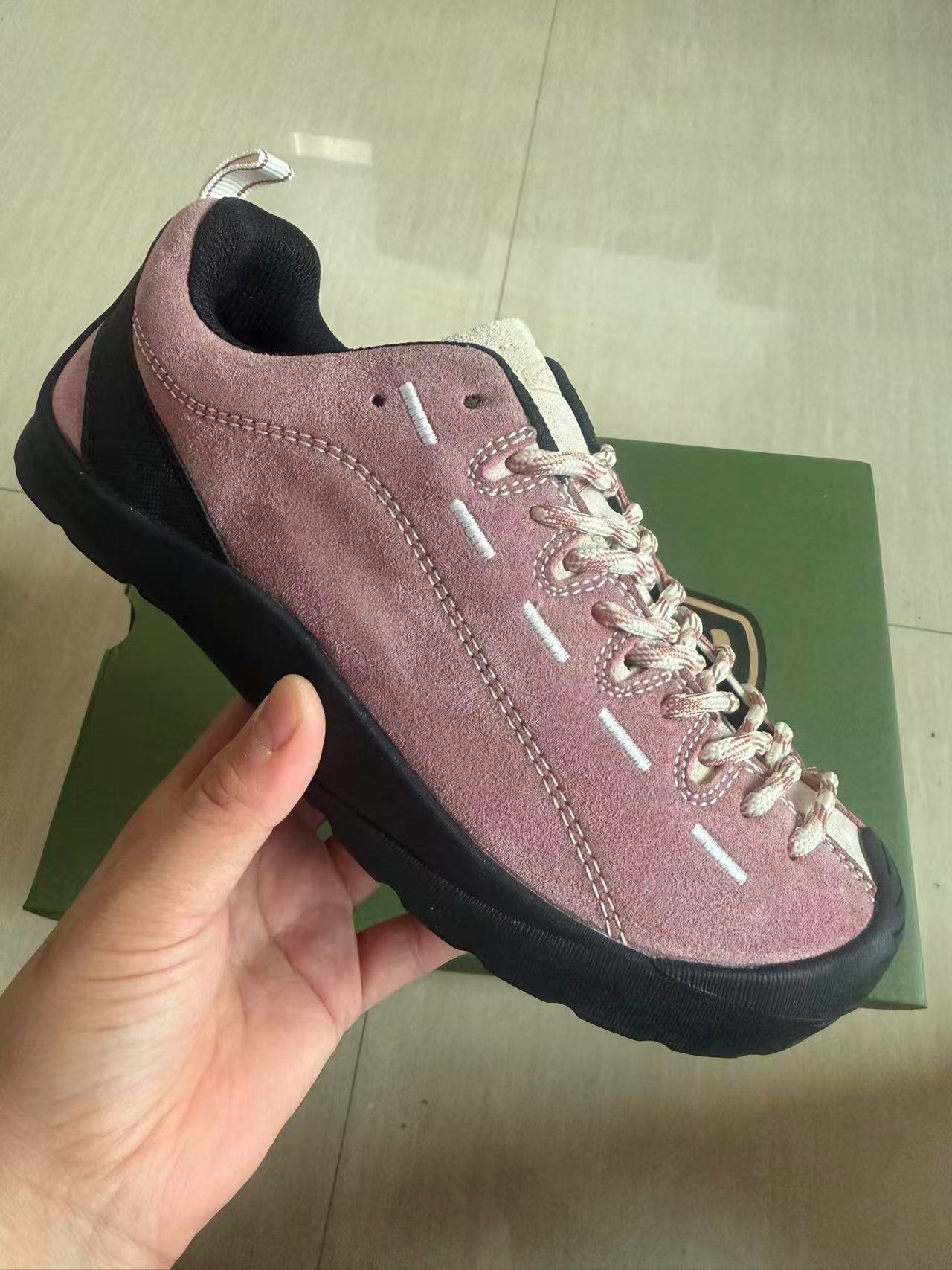 핑크와 화이트 세대(풀 사이즈)