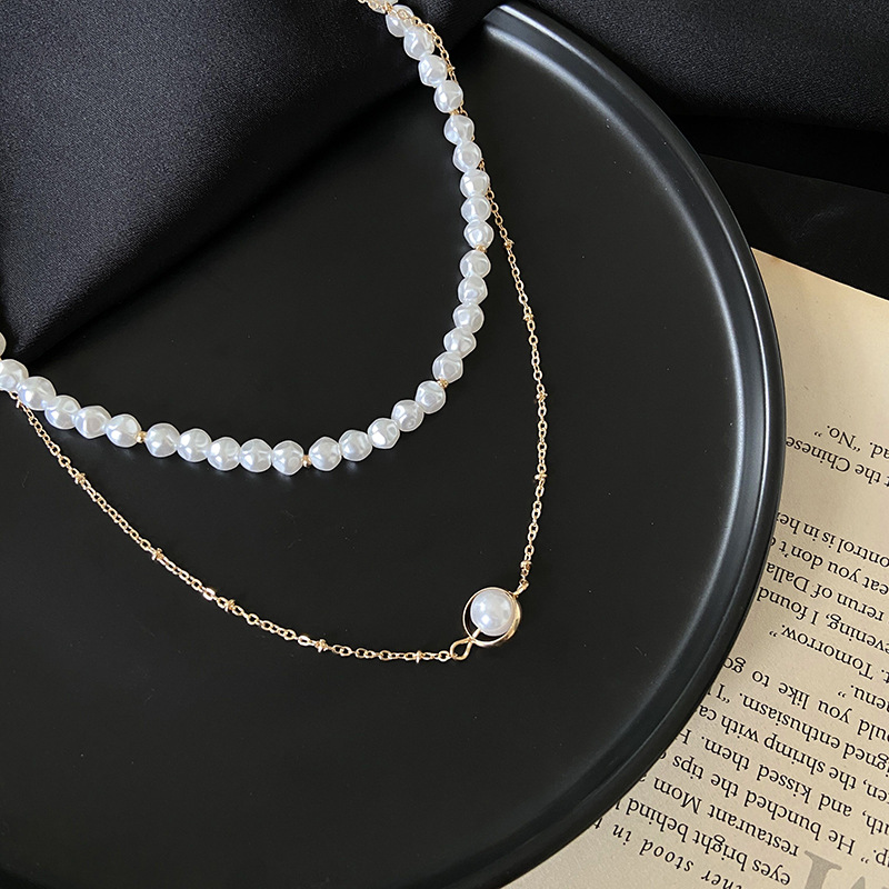 Simple Double-layer Pearl Clavicle Chain French Retro Palace Style Pearl Necklace display picture 5