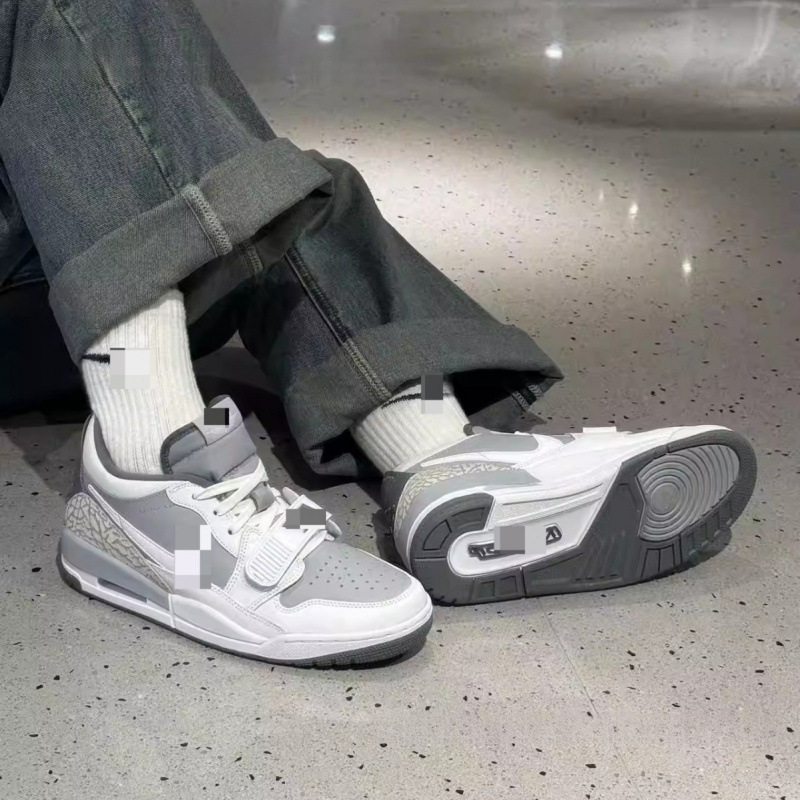 low casual basketball sneakers