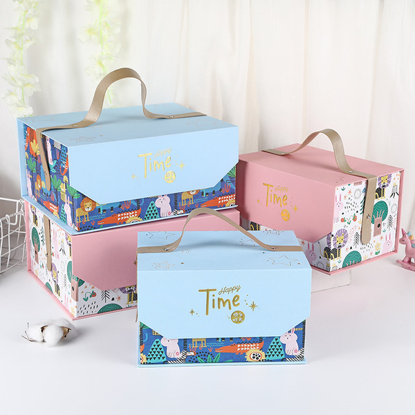 Capacious children's gift box