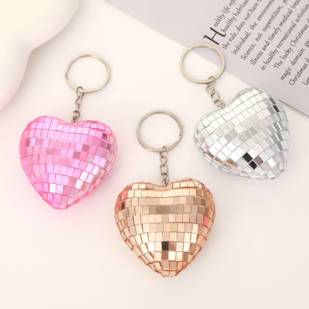 Cross-border reflector de corazón esfera colgante de llavero creativo de Navidad discoteca corazón llavero bolso colgante