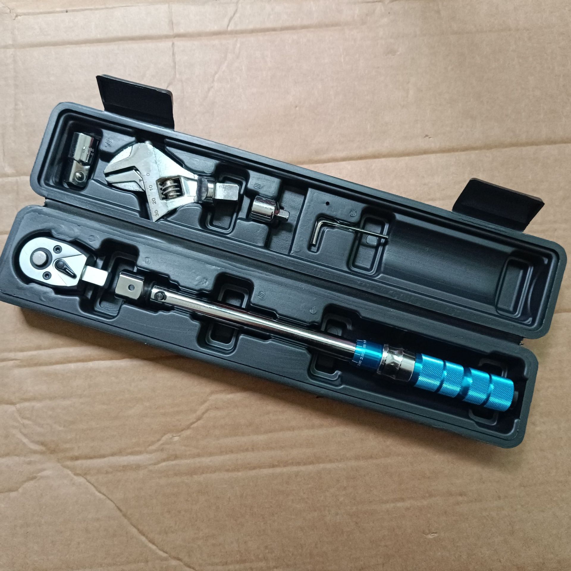 厂家直销棘轮扭力方孔扳手各款件套装活动头维修汽车工具箱多功能