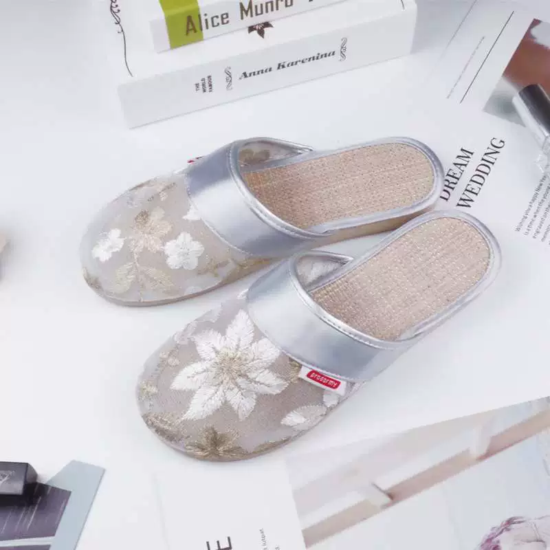 Summer mesh non-slip slippers for students