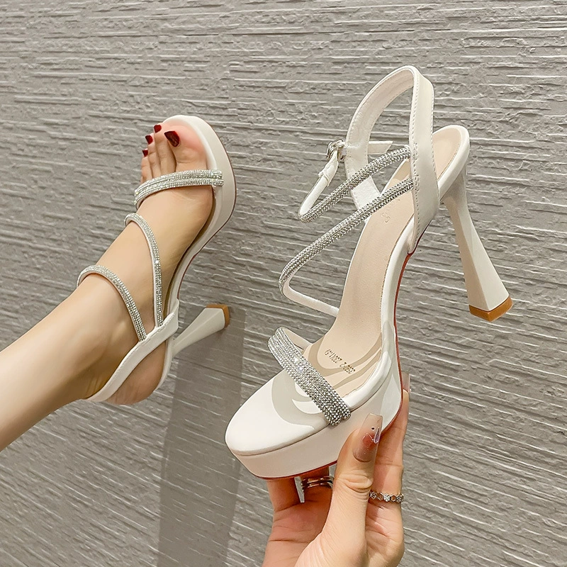 High shoes, sandals, summer footwear for leisure, bright catchy style, 2023