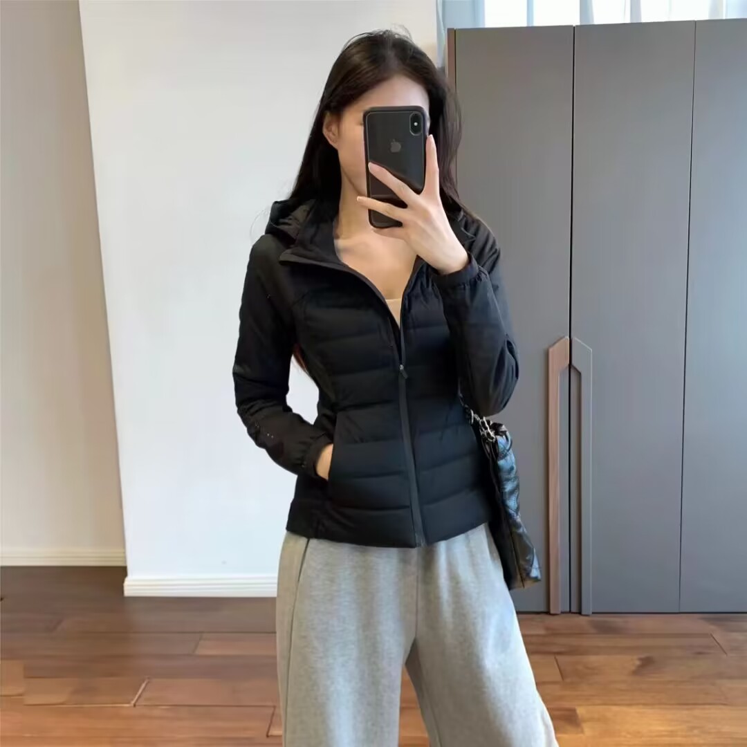 90白鴨絨毛lulu同モデルの軽薄スポーツダウンジャケット女性用のショートタイプのフィットネスジャケットは軽薄でスリムで暖かいです。