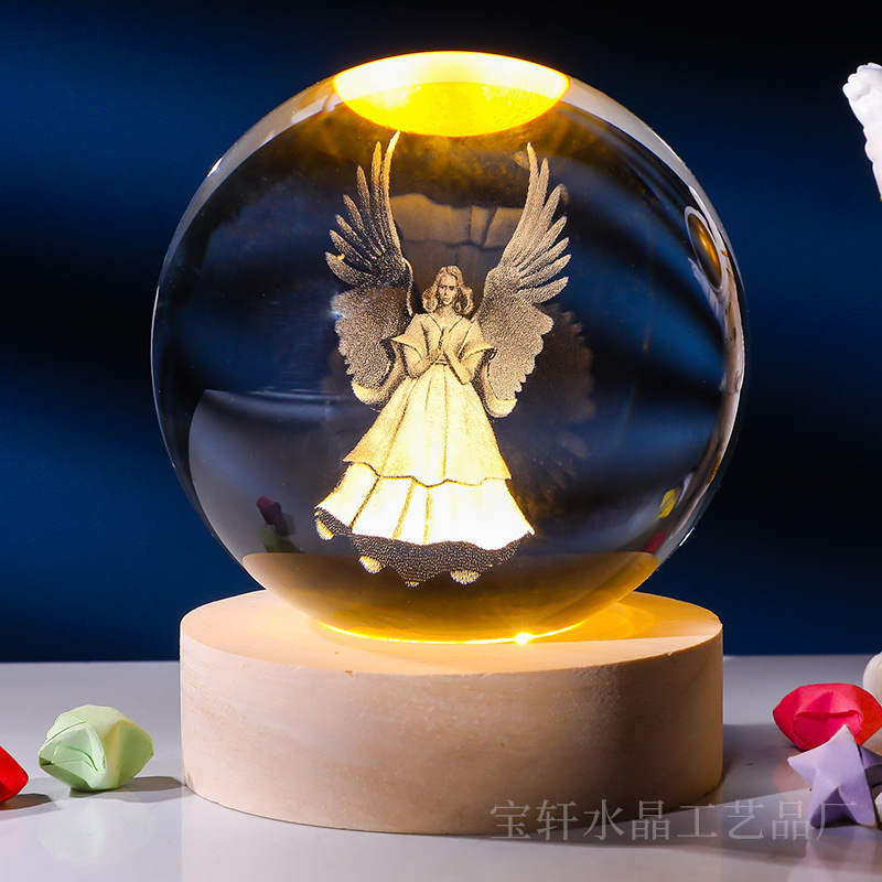 Bola de cristal al por mayor galáctica bola de cristal tallada interna 520 Qixi Navidad noche lámpara adornos de cristal